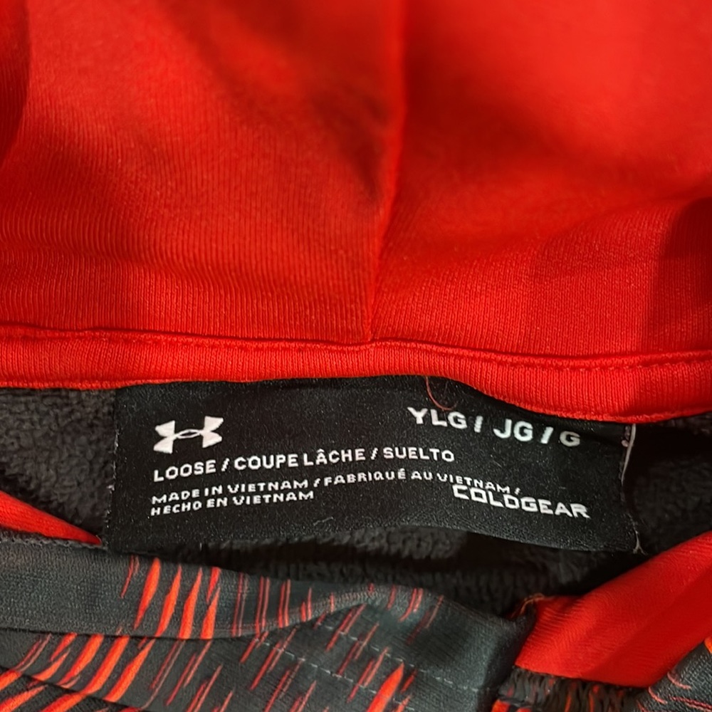🌟Host Pick🌟Boy’s Under Armour Hoodie - Picture 3 of 3